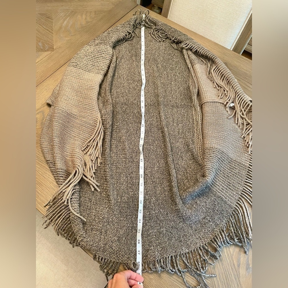Ruggine Knit Fringe Poncho Shrug Wrap Taupe Brown Tan - Picture 11 of 12